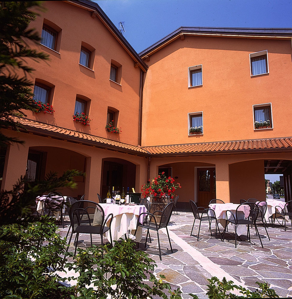 Hotel Dall'Ongaro Ghirano Экстерьер фото
