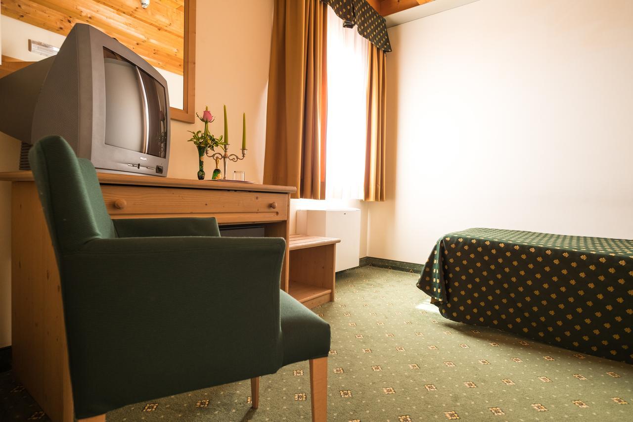 Hotel Dall'Ongaro Ghirano Экстерьер фото
