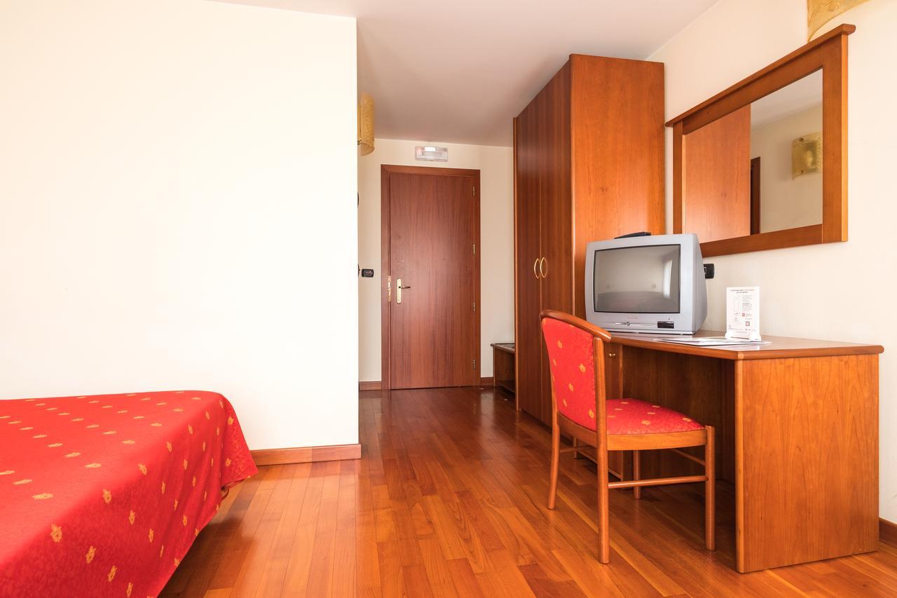 Hotel Dall'Ongaro Ghirano Экстерьер фото