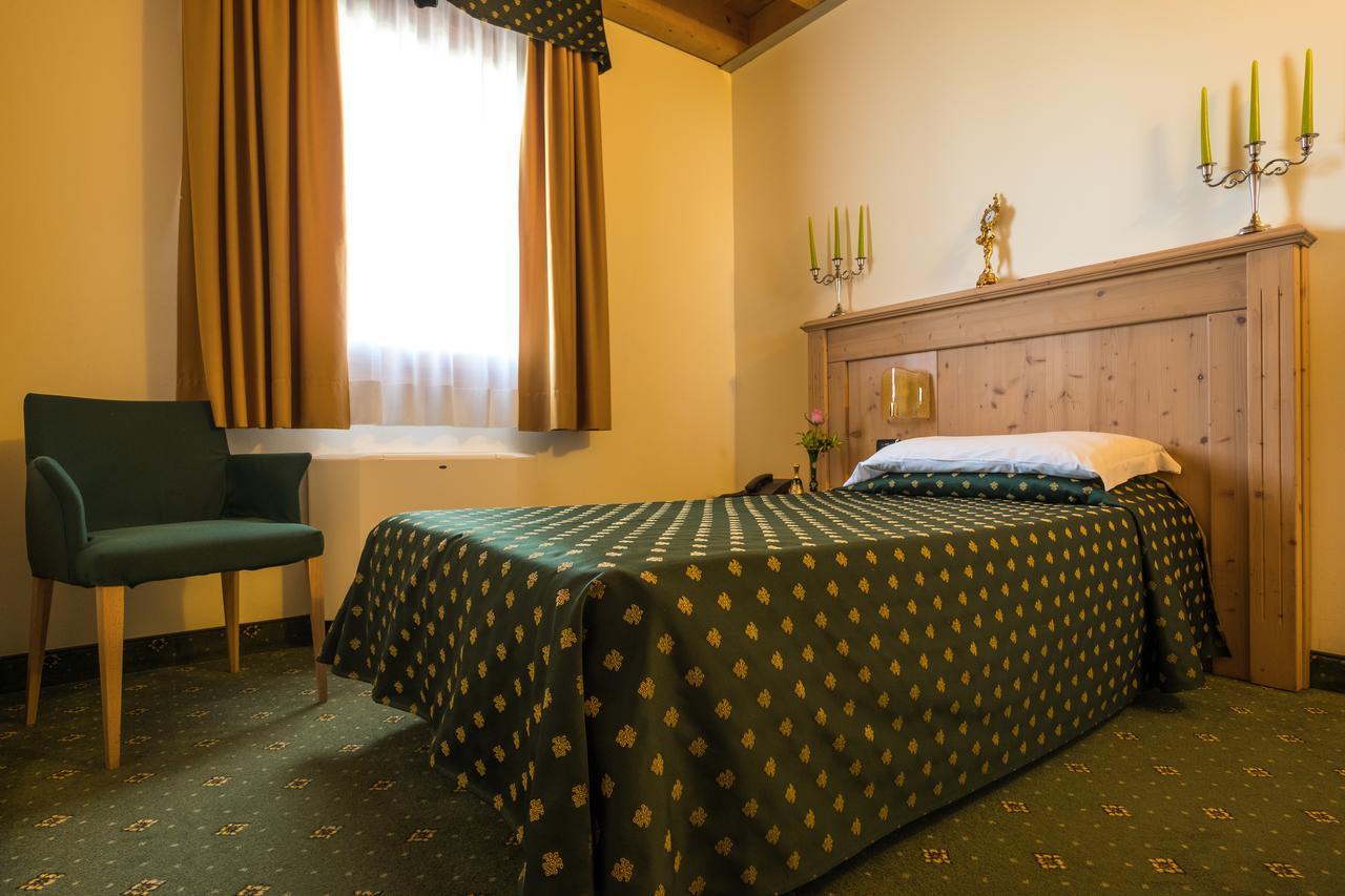 Hotel Dall'Ongaro Ghirano Экстерьер фото
