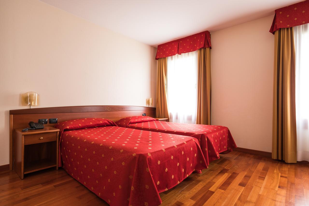 Hotel Dall'Ongaro Ghirano Экстерьер фото